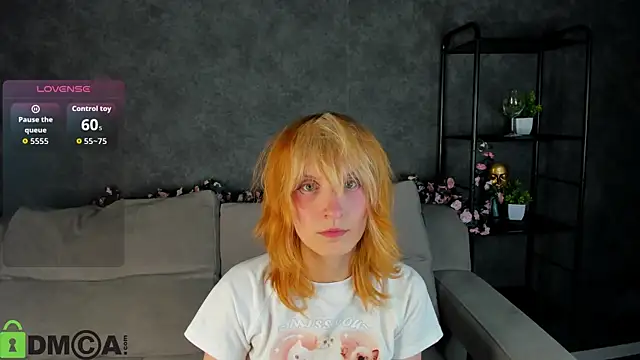 Snapshot of Little_Chips chatting on October 26, 2025, 5:19 pm Little Chips online show from October 26, 2025, 5:19 pm