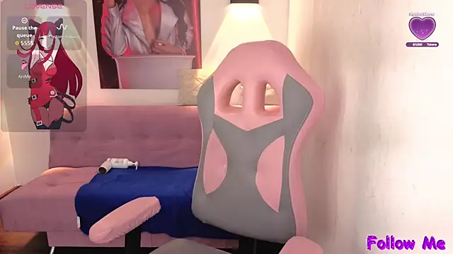 vittorialombardi   online show from November 7, 2025, 8:14 am