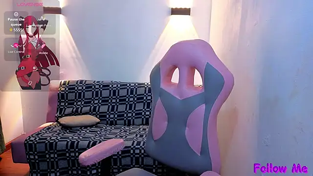 vittorialombardi   online show from April 7, 2026, 6:58 am