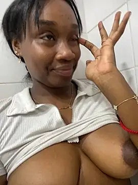 EscorpiLeoncita online show from February 20, 2025, 4:28 am