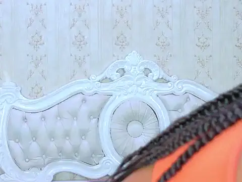 TiaraRosse online show from September 14, 2025, 12:15 pm