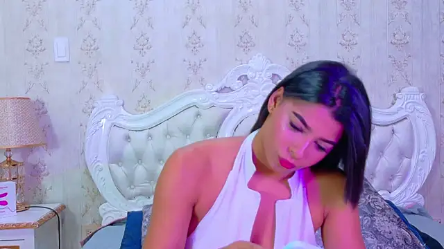 TiaraRosse online show from October 8, 2025, 4:10 am