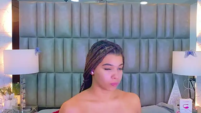 TiaraRosse online show from February 11, 2026, 3:33 am