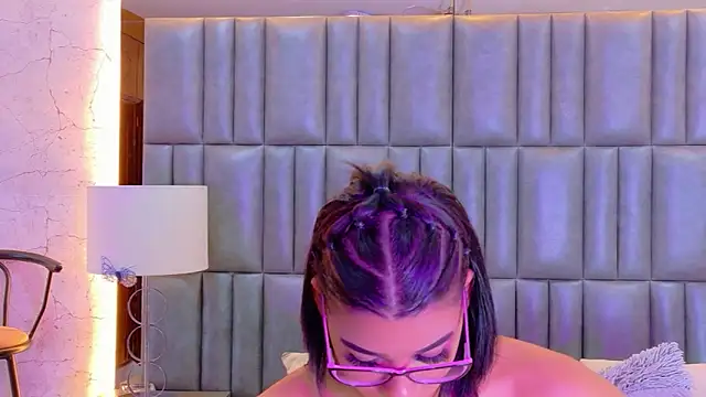 Snapshot of TiaraRosse chatting on April 30, 2026, 5:41 pm TiaraRosse online show from April 30, 2026, 5:41 pm