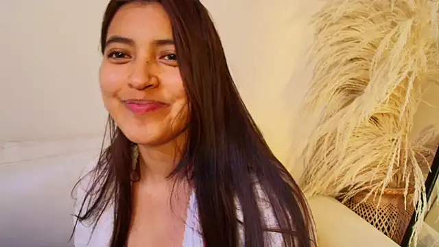 Rebeca Williams  online show from February 14, 2025, 2:18 am