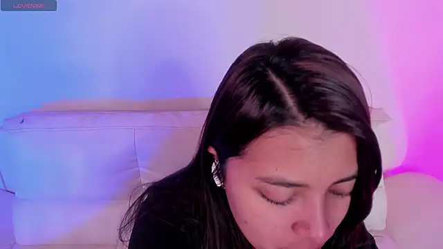 Rebeca Williams  online show from November 20, 2025, 10:59 am