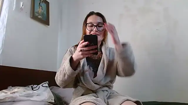 kittenlizz online show from March 5, 2025, 5:29 pm