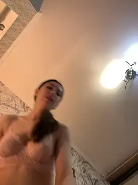 Snapshot of LushLuna chatting on October 5, 2025, 8:56 am LushLuna online show from October 5, 2025, 8:56 am