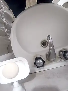 fercxxxho25 online show from September 28, 2025, 3:56 am