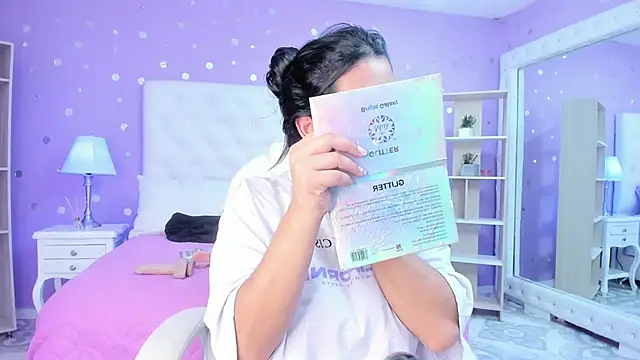 scarlette 15  online show from September 25, 2025, 3:21 am