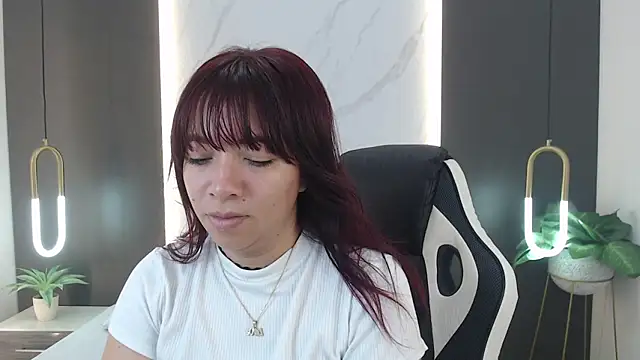 Snapshot of alma_fenix chatting on January 10, 2025, 12:15 pm alma fenix online show from January 10, 2025, 12:15 pm