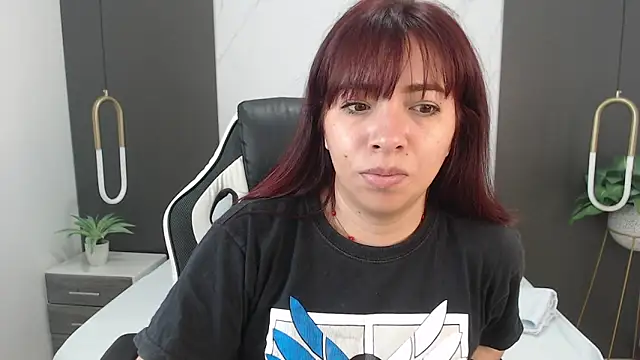 Snapshot of alma_fenix chatting on January 13, 2025, 12:13 pm alma fenix online show from January 13, 2025, 12:13 pm