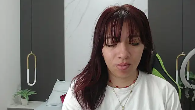 Snapshot of alma_fenix chatting on January 18, 2025, 12:04 pm alma fenix online show from January 18, 2025, 12:04 pm