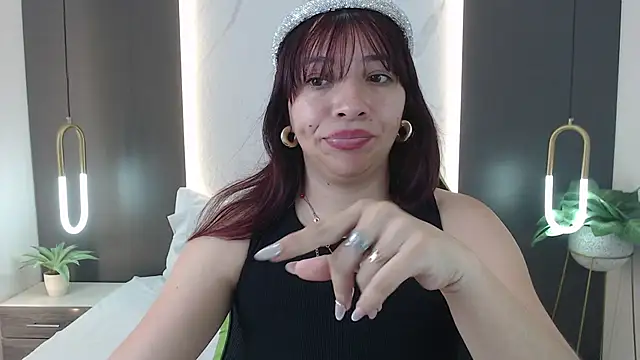 Snapshot of alma_fenix chatting on January 20, 2025, 6:32 pm alma fenix online show from January 20, 2025, 6:32 pm