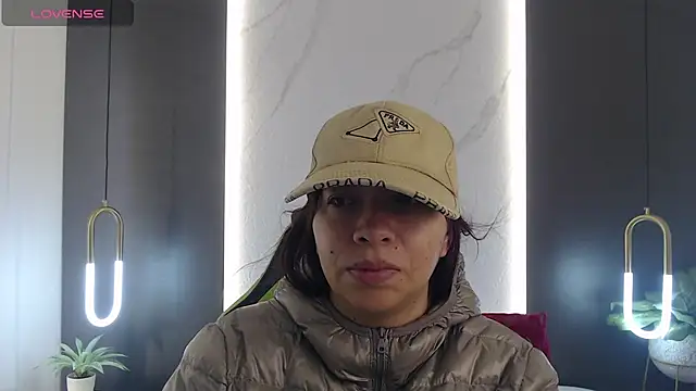 Snapshot of alma_fenix chatting on February 8, 2025, 12:06 pm alma fenix online show from February 8, 2025, 12:06 pm