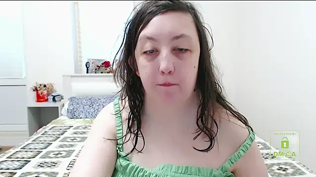 cute and hot online show from February 1, 2025, 9:43 am