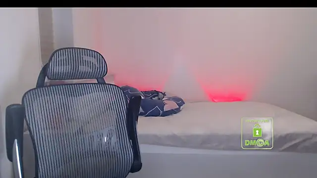 cute and hot online show from November 19, 2025, 3:45 pm