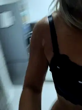 porcedda38 online show from September 15, 2025, 4:23 am