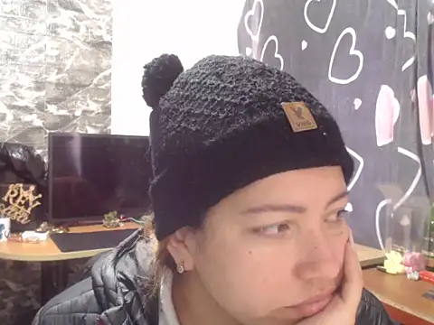 Snapshot of MISSLAUR4 chatting on September 30, 2025, 7:30 pm MISSLAUR4 online show from September 30, 2025, 7:30 pm