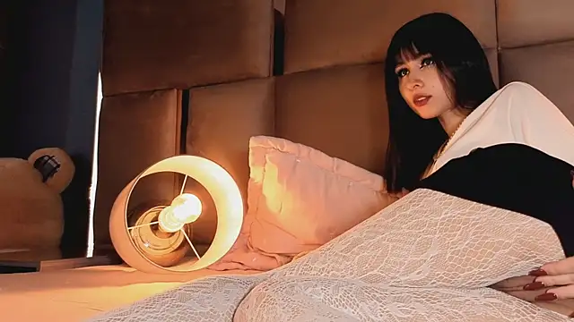 angelinepossy online show from November 11, 2025, 6:30 pm