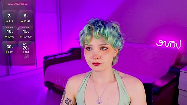 Snapshot of School_Love chatting on January 10, 2025, 1:09 pm School Love online show from January 10, 2025, 1:09 pm