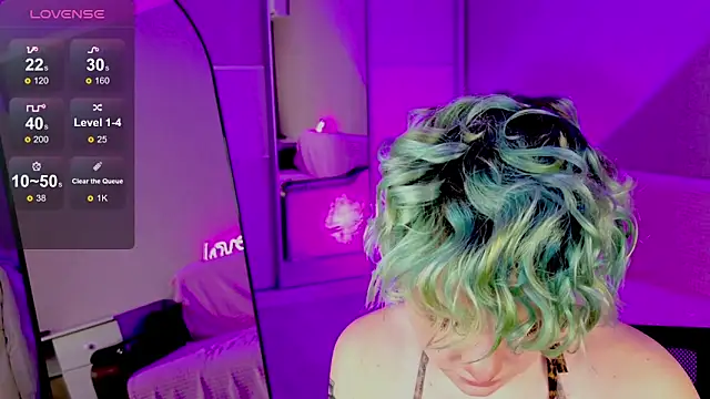 Snapshot of School_Love chatting on January 22, 2025, 1:11 pm School Love online show from January 22, 2025, 1:11 pm