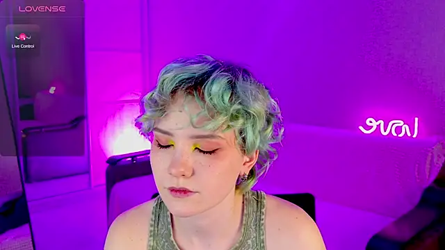 Snapshot of School_Love chatting on January 30, 2025, 4:24 pm School Love online show from January 30, 2025, 4:24 pm