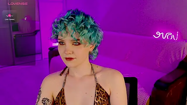 Snapshot of School_Love chatting on February 14, 2025, 1:08 pm School Love online show from February 14, 2025, 1:08 pm