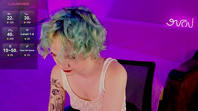 Snapshot of School_Love chatting on March 7, 2025, 4:22 pm School Love online show from March 7, 2025, 4:22 pm