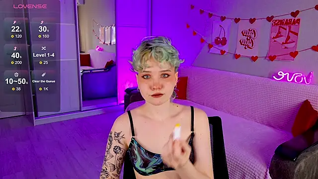 Snapshot of School_Love chatting on March 21, 2025, 1:12 pm School Love online show from March 21, 2025, 1:12 pm