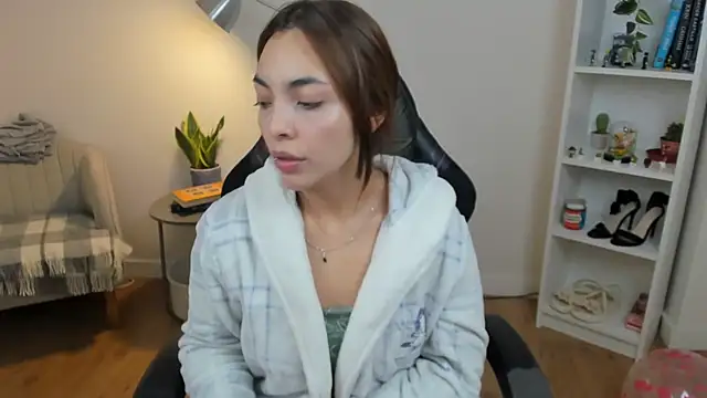  BellaEvans  online show from November 10, 2025, 5:50 am