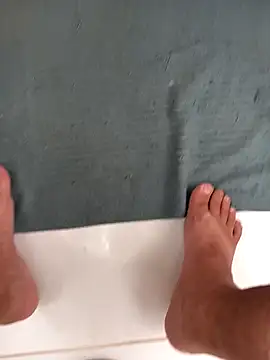 Snapshot of lobomisterioso13 chatting on December 18, 2024, 10:51 am lobomisterioso13 online show from December 18, 2024, 10:51 am