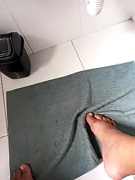 Snapshot of lobomisterioso13 chatting on November 10, 2025, 11:20 am lobomisterioso13 online show from November 10, 2025, 11:20 am