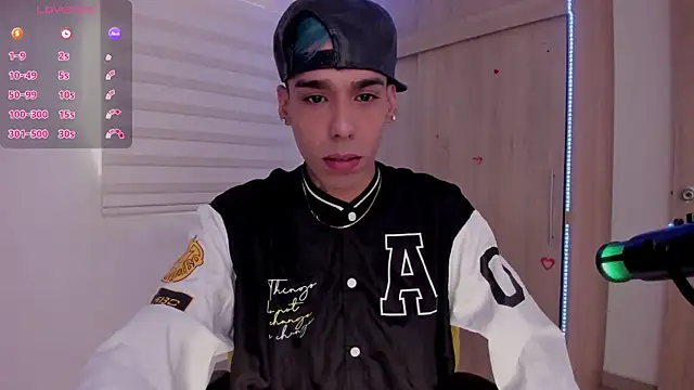 aldrinwhite online show from March 13, 2025, 4:12 pm