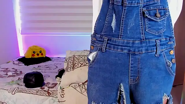 aldrinwhite online show from October 19, 2025, 5:46 pm