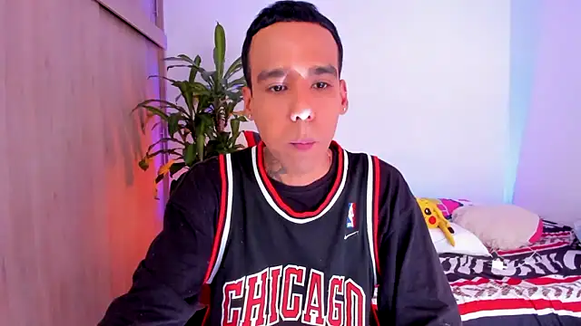 aldrinwhite online show from May 7, 2026, 6:02 pm