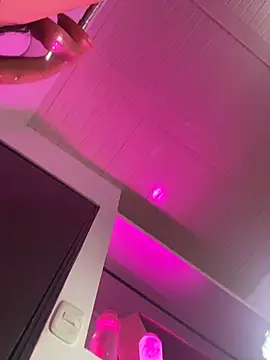 hally berry     online show from March 29, 2026, 3:39 am