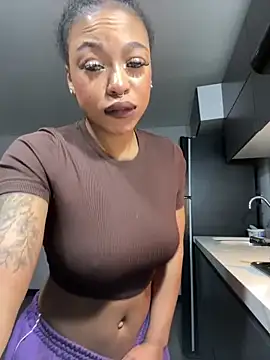 Snapshot of Melany_Williams chatting on May 7, 2026, 12:54 pm Melany Williams online show from May 7, 2026, 12:54 pm