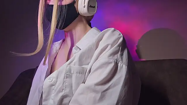 DanaWard online show from February 15, 2026, 10:17 pm