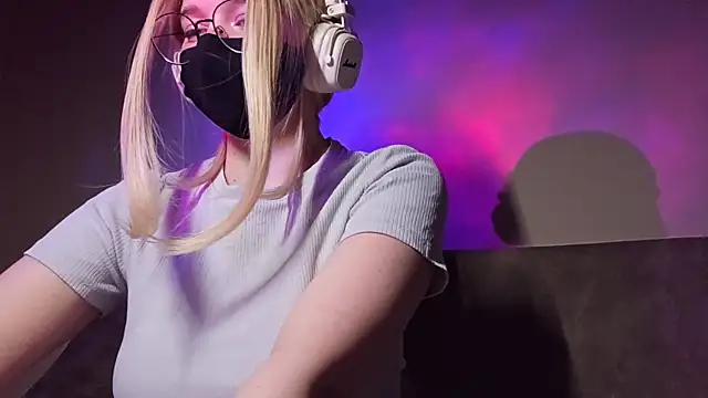 DanaWard online show from March 4, 2026, 10:38 pm