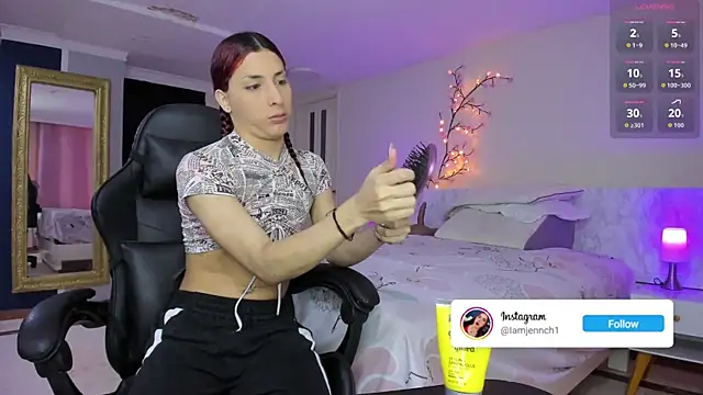 Snapshot of charolbruce_1 chatting on December 20, 2025, 12:12 pm charolbruce 1 online show from December 20, 2025, 12:12 pm