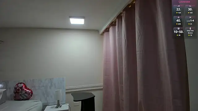 Snapshot of charolbruce_1 chatting on February 14, 2026, 11:40 am charolbruce 1 online show from February 14, 2026, 11:40 am