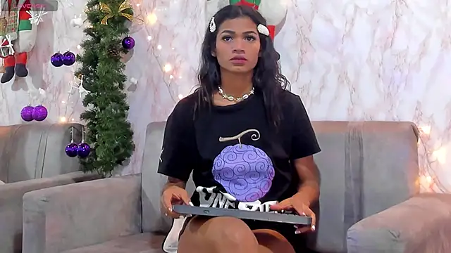 Snapshot of BarbieHotLaura chatting on December 10, 2024, 8:49 pm BarbieHotLaura online show from December 10, 2024, 8:49 pm