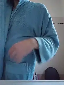 Snapshot of openlegsforyou chatting on February 13, 2026, 8:43 am openlegsforyou online show from February 13, 2026, 8:43 am