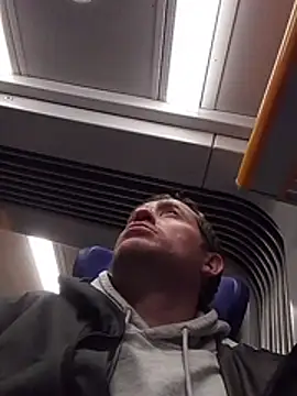 Snapshot of openlegsforyou chatting on February 25, 2026, 6:39 pm openlegsforyou online show from February 25, 2026, 6:39 pm