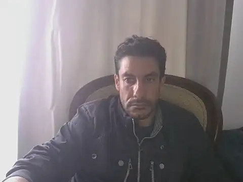 elkike1980 online show from May 7, 2026, 2:33 pm