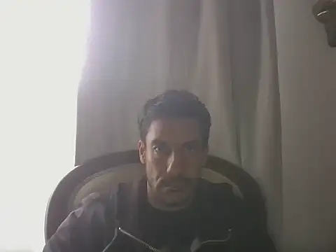 elkike1980 online show from May 8, 2026, 3:50 pm