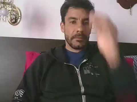 elkike1980 online show from May 15, 2026, 12:34 pm