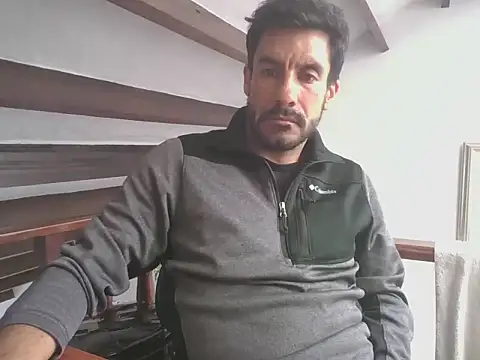 elkike1980 online show from May 21, 2026, 2:35 pm