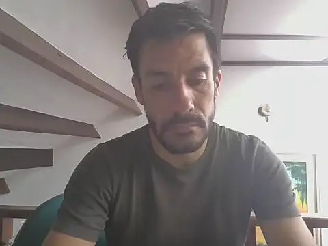 elkike1980 online show from May 26, 2026, 4:25 pm